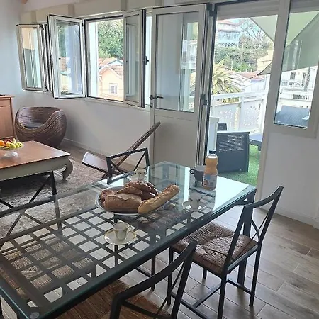 T6 Centre Apartment *