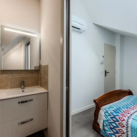 T6 Centre Apartment *